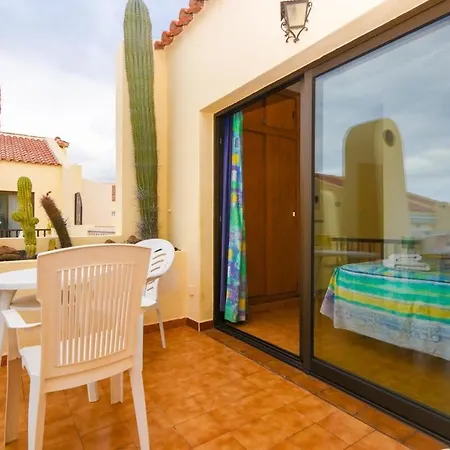 Mare 68 - Two Bed Адехе